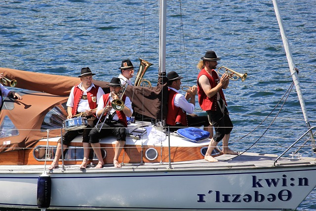 美国不仅是 美国不仅是