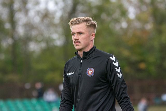 并不简单 并不简单